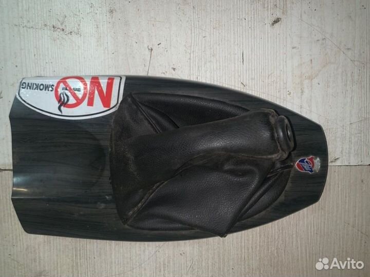 Кожух ручки кпп Ford Focus 1 хэтчбек fydaya 1 2000