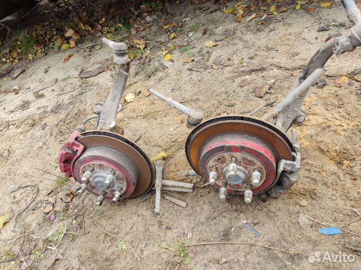 Кулак поворотный Mazda Xedox 9