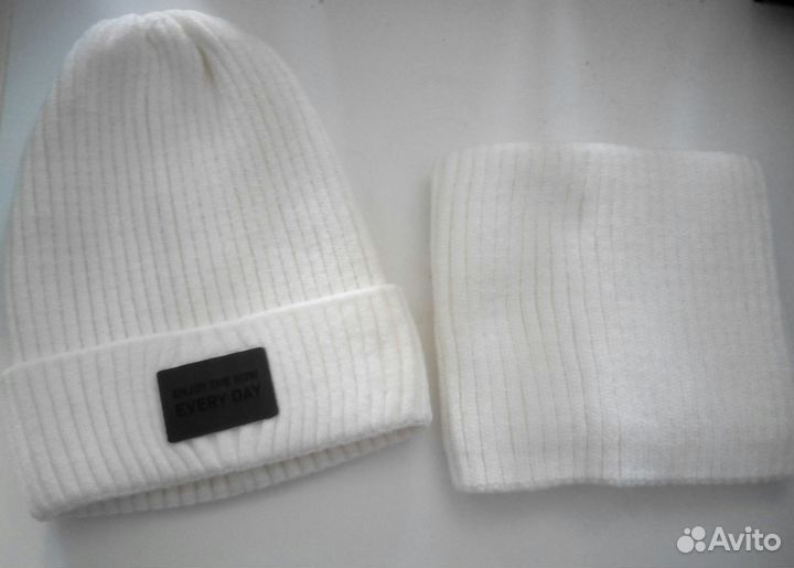 Продам комплект шапка и снуд