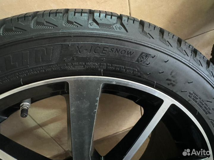 Michelin X-Ice Snow 235/45 R18 93H