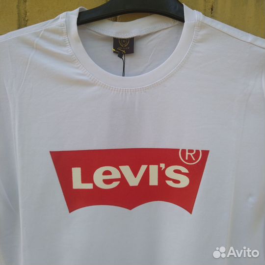 Джинсы Etro футболка Levi's