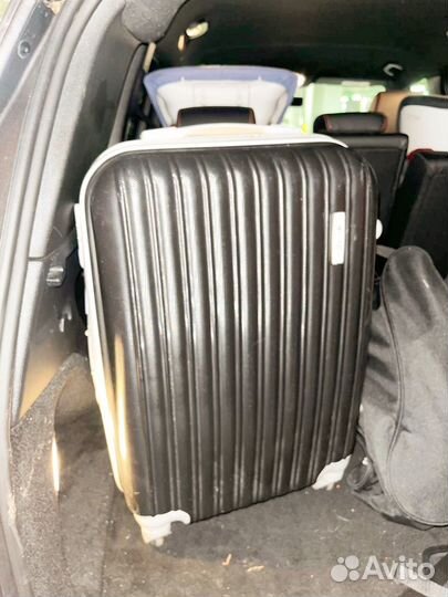 Чемодан с бу вещами для Рустама