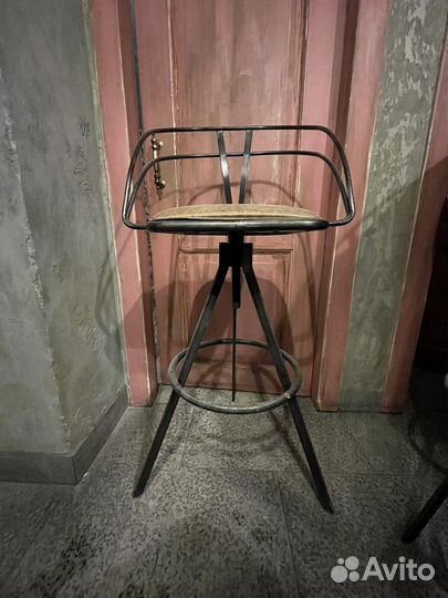 Барный стул