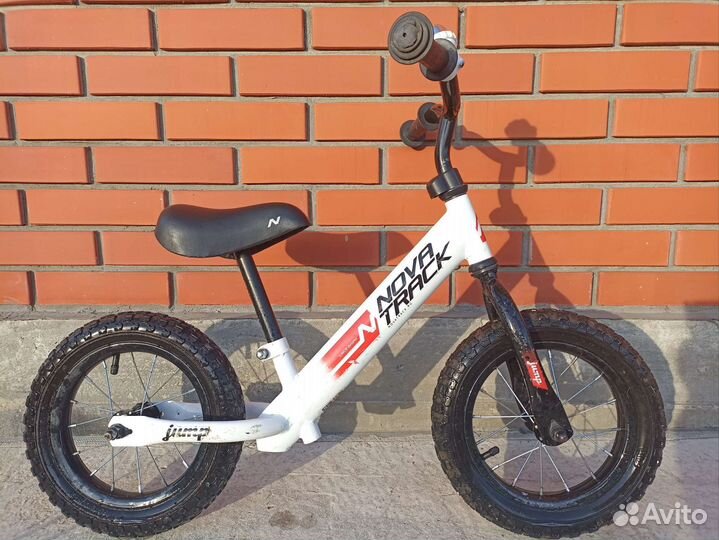 Беговел Novatrack