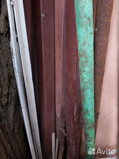 Забор с двумя калитками