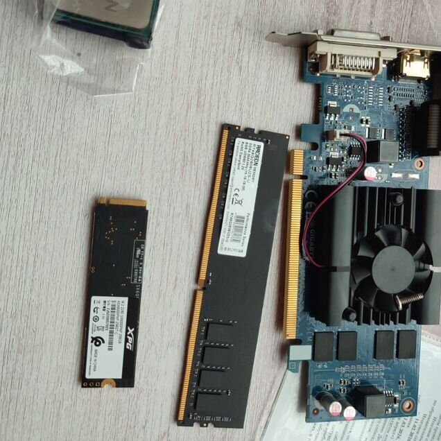 Комплект : Ryzen 3 1200 DDR4 8GB M.2 256GB GT 210