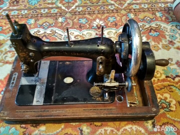 Швейная машинка “Fabrik Marke Original Victoria”