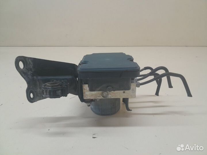 Блок ABS (насос) Toyota Camry