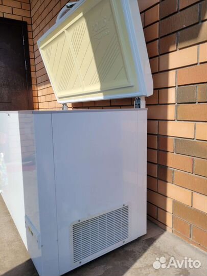 Морозильный ларь с глухой крышкой