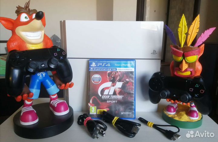 Sony PS4, 500+ игр, 2 геймпада