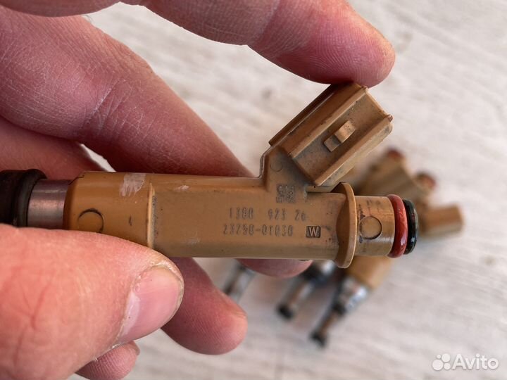 Toyota Avensis 3 T270 Топливные ворсунки