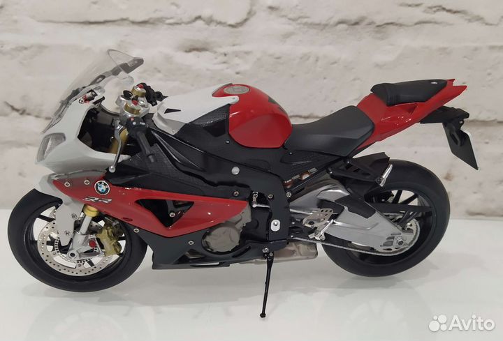 Масштабная модель мотоцикла BMW S 1000 RR