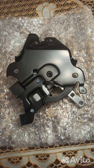 Замок крышки багажника Mazda 3 bl