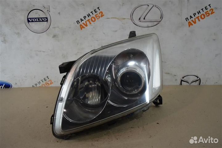 Фара передняя левая Toyota Avensis универсал