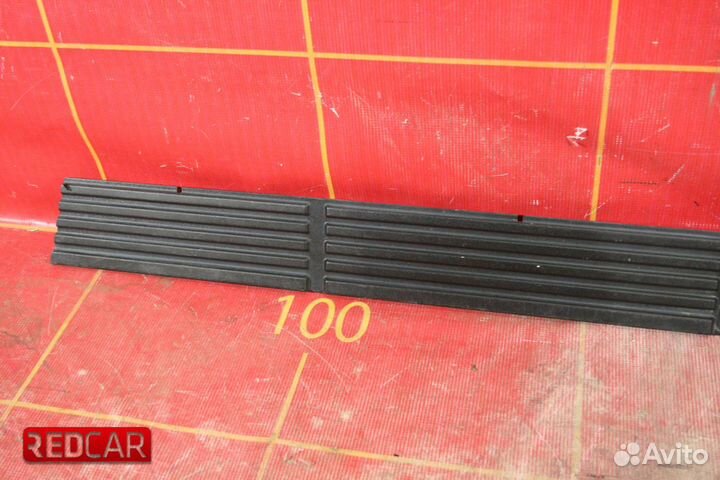 Накладка подножки прав Toyota Land Cruiser 200 (15