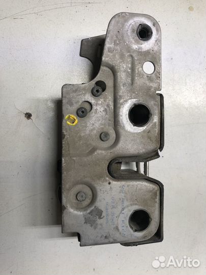 Замок капота Volksvagen Jetta 5 2005-2010г