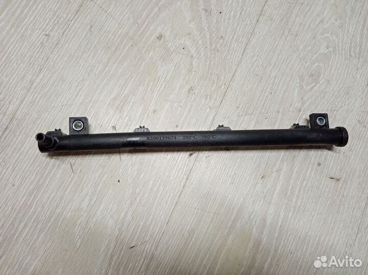 Рампа топливная Renault logan