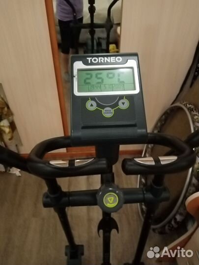 Эллиптический тренажер torneo