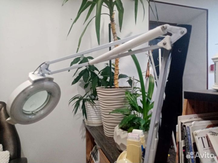 Лампа лупа для косметолога