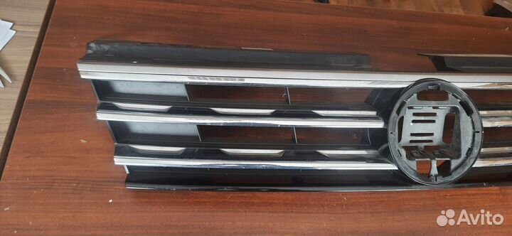 Решетка радиатора передняя Volkswagen Tiguan 2