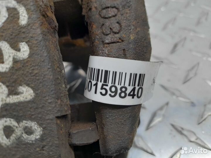 Суппорт передний левый Jeep Grand Cherokee 4 (WK2)