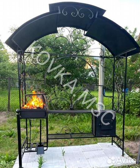 Мангал с крышей