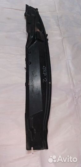 Водосток под лобовое стекло Ford Focus 2