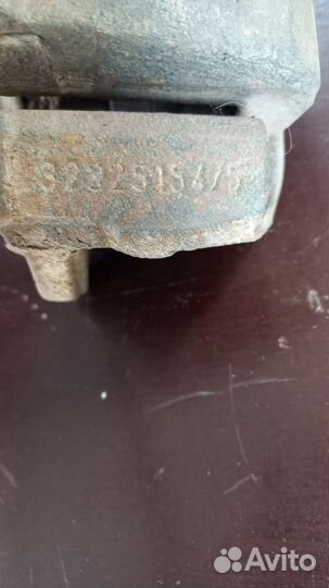 Суппорт передний. Митсубиси Каризма