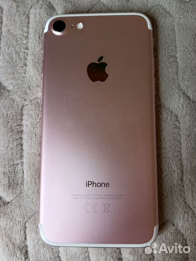 Телефон iPhone 7