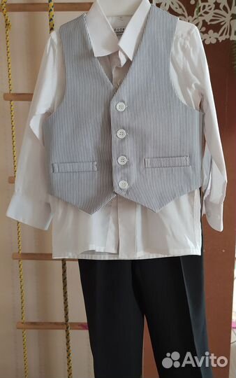 Костюм рубашка, штаны, жилет на мальчика 4 лет