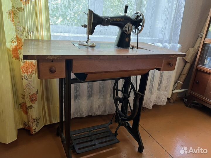 Швейная машина