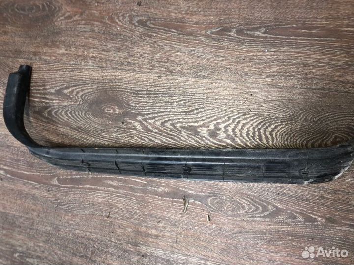 Накладка на порог передняя правая Toyota Corolla