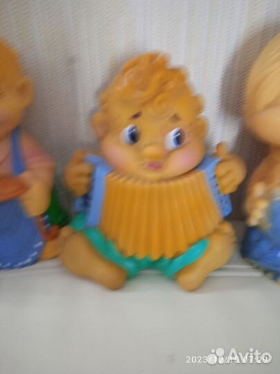 Большие резиновые игрушки