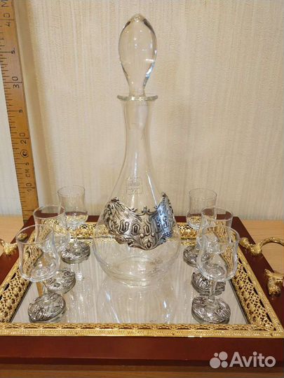 Графин с рюмками