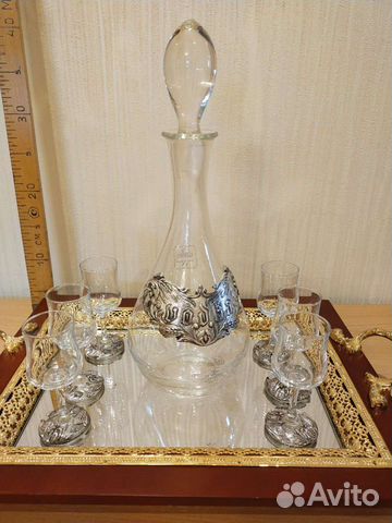 Графин с рюмками