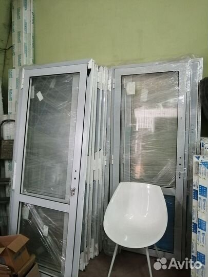 Готовые двери 950х2100 мм алюминиевые