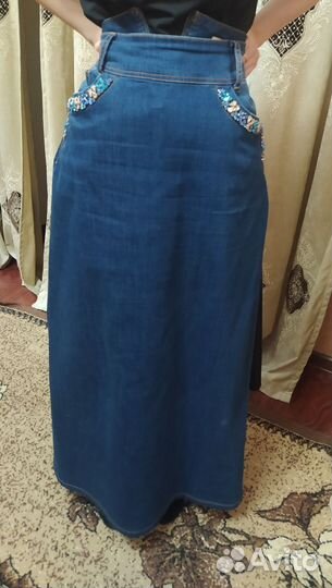 Джинсовая юбка и велюровая