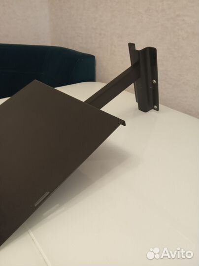 Полка настенная,универсальная,с поворотным столом