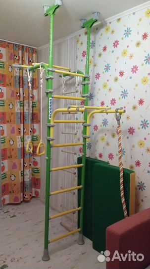 Шведская стенка с турником Romana