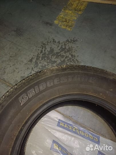 Bridgestone Dueler H/T 687 225/70 R16