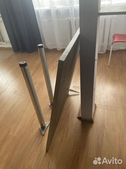 Стол обеденый квадратный