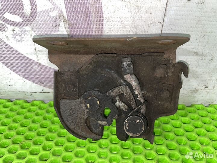 Замок капота с тросиком Chevrolet Suburban GMT400