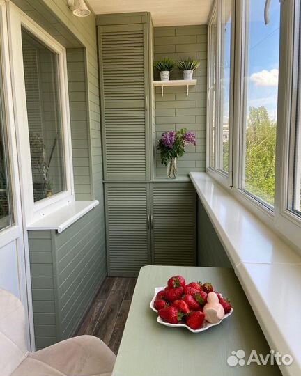 Отделка балконов и лоджий, встроенная мебель