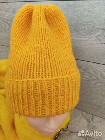 Шапка женская вязаная