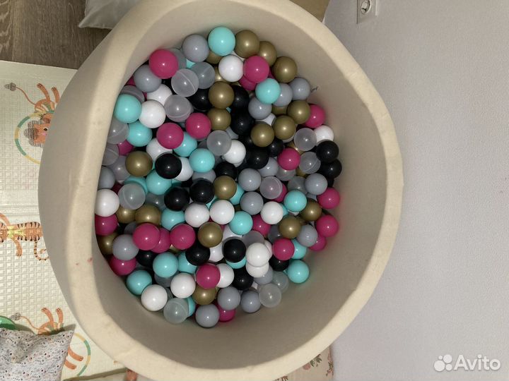 Бассейн с шариками