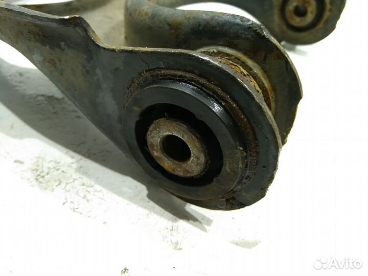 Рычаг задний верхний правый