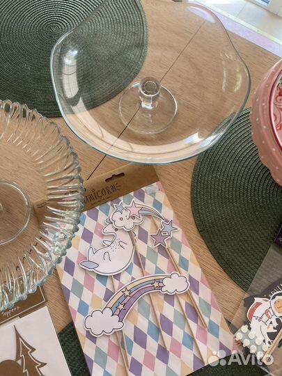 Тортовницы, фруктовницы, топперы на торт