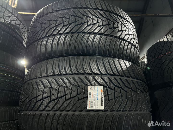 Hankook Winter I'Cept Evo 3 X W330A 315/30 R22 и 285/35 R22 110V