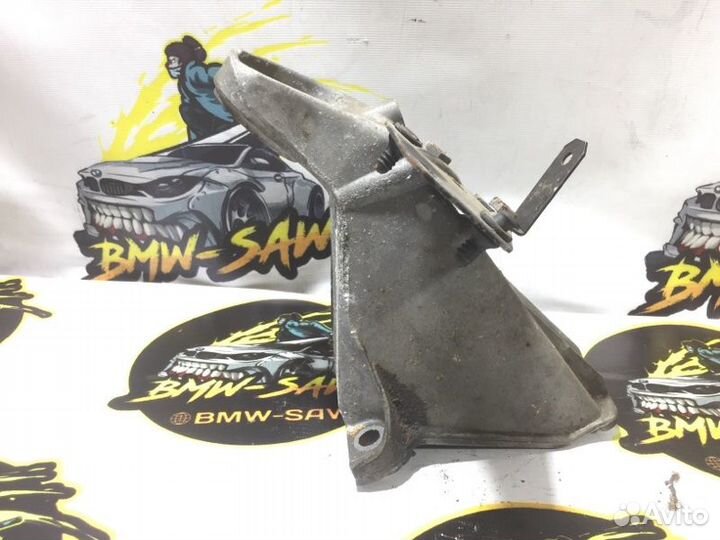 Кронштейн двигателя Audi 100 C4