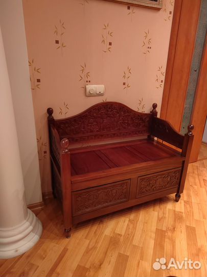 Сундук деревянный